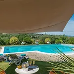 Villa Lemura 16&4, Emma