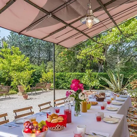 Lemura 16&4, Emma Villa