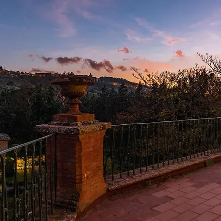 Villa Lemura 16&4, Emma Panicale