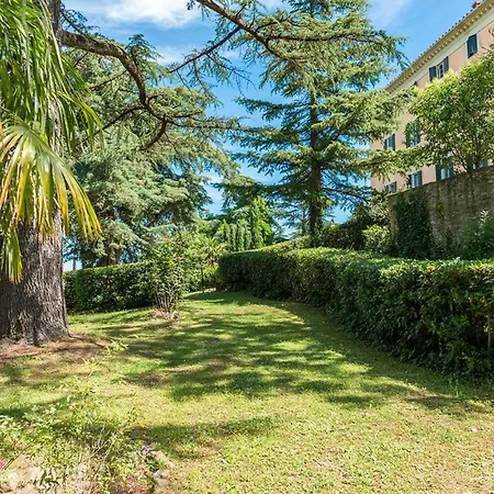 Villa Lemura 16&4, Emma *
