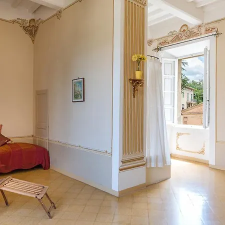 Villa Lemura 16&4, Emma *