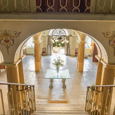 Lemura 16&4, Emma Villa *