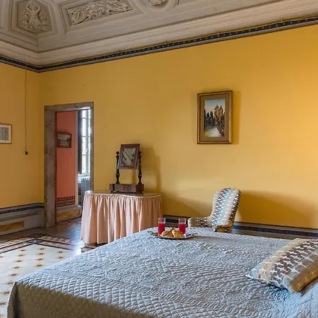 Lemura 16&4, Emma Villa