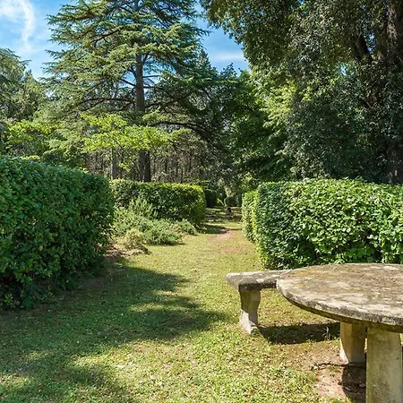 Villa Lemura 16&4, Emma Panicale