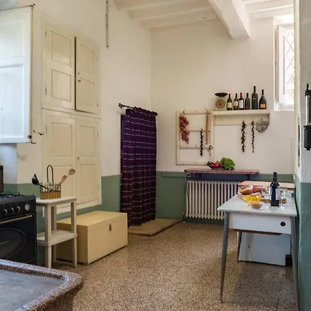 Villa Lemura 16&4, Emma