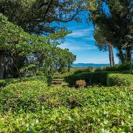 Lemura 16&4, Emma Villa