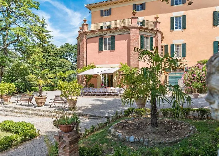 Lemura 16&4, Emma Villa Panicale