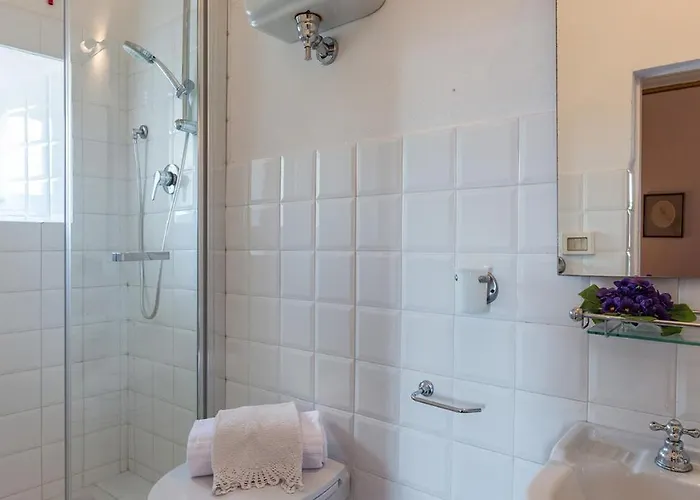 Lemura 16&4, Emma Villa *