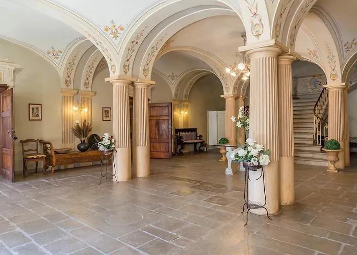 Lemura 16&4, Emma Villa