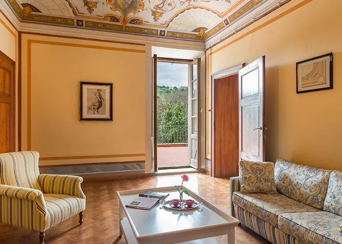 Villa Lemura 16&4, Emma Panicale