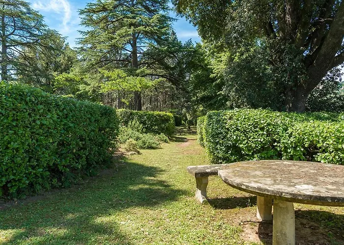 Villa Lemura 16&4, Emma Panicale