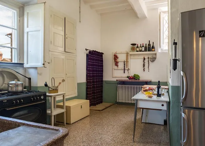 Villa Lemura 16&4, Emma