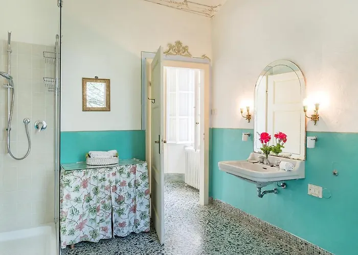 Lemura 16&4, Emma Villa *