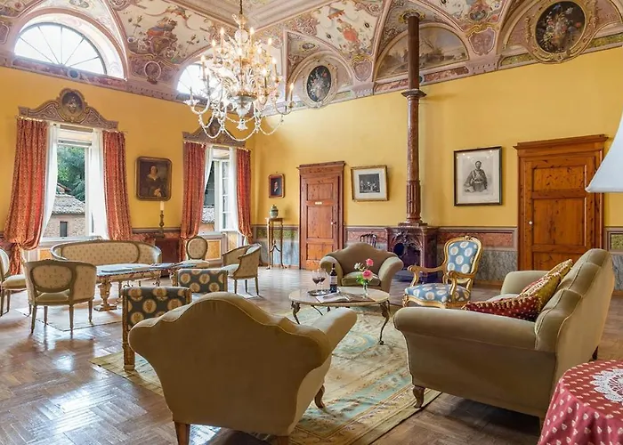 Lemura 16&4, Emma Villa