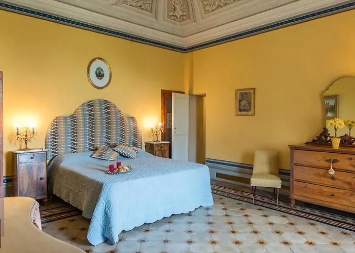 Villa Lemura 16&4, Emma Panicale