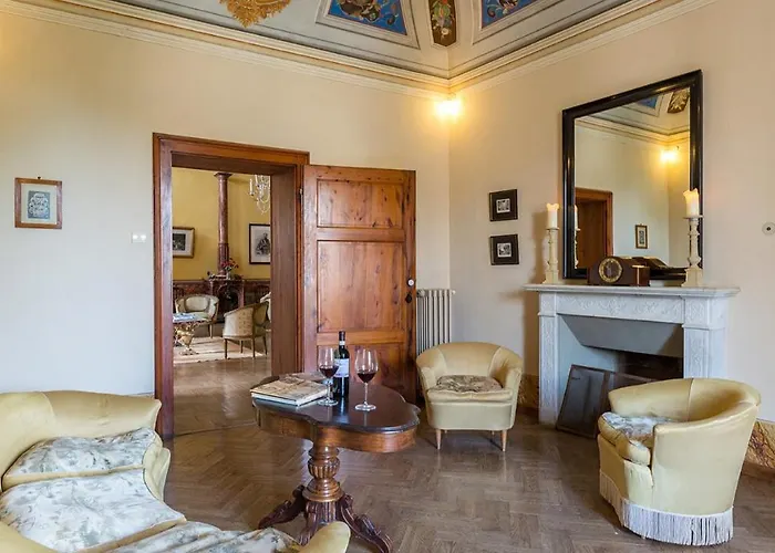 Lemura 16&4, Emma Villa Panicale