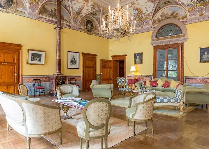 Villa Lemura 16&4, Emma